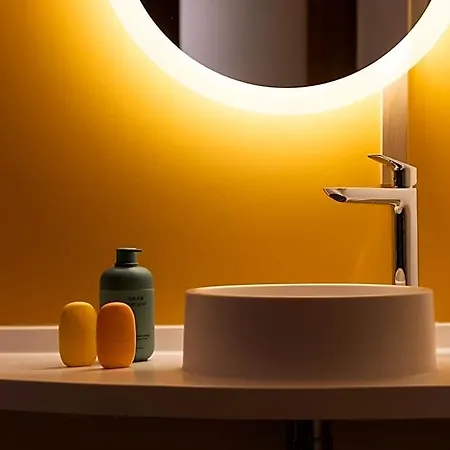 Nomad Hotell 3*