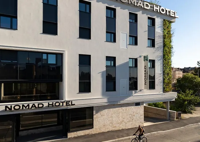 Nomad מלון 3*